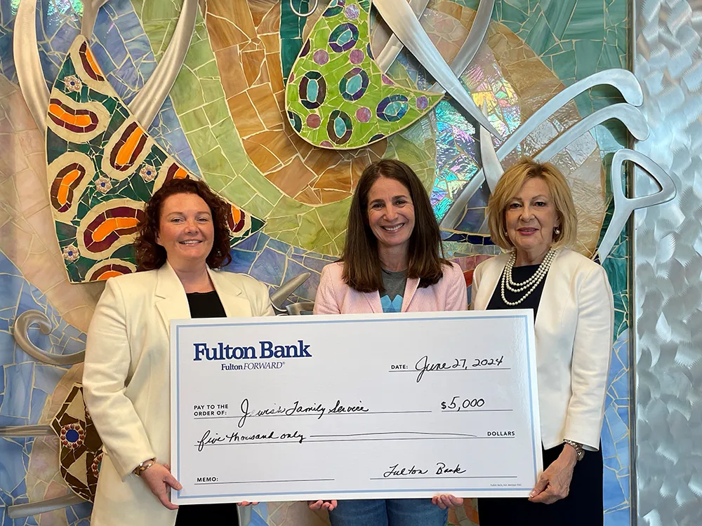 fulton-bank-becomes-jewish-family-service-agency-donor